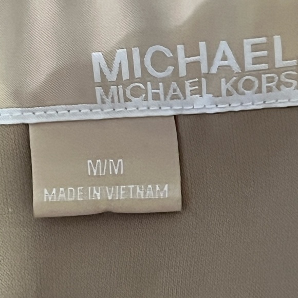 Michael Kors raincoat/trenchcoat, removable hood, tan, M - Picture 6 of 10